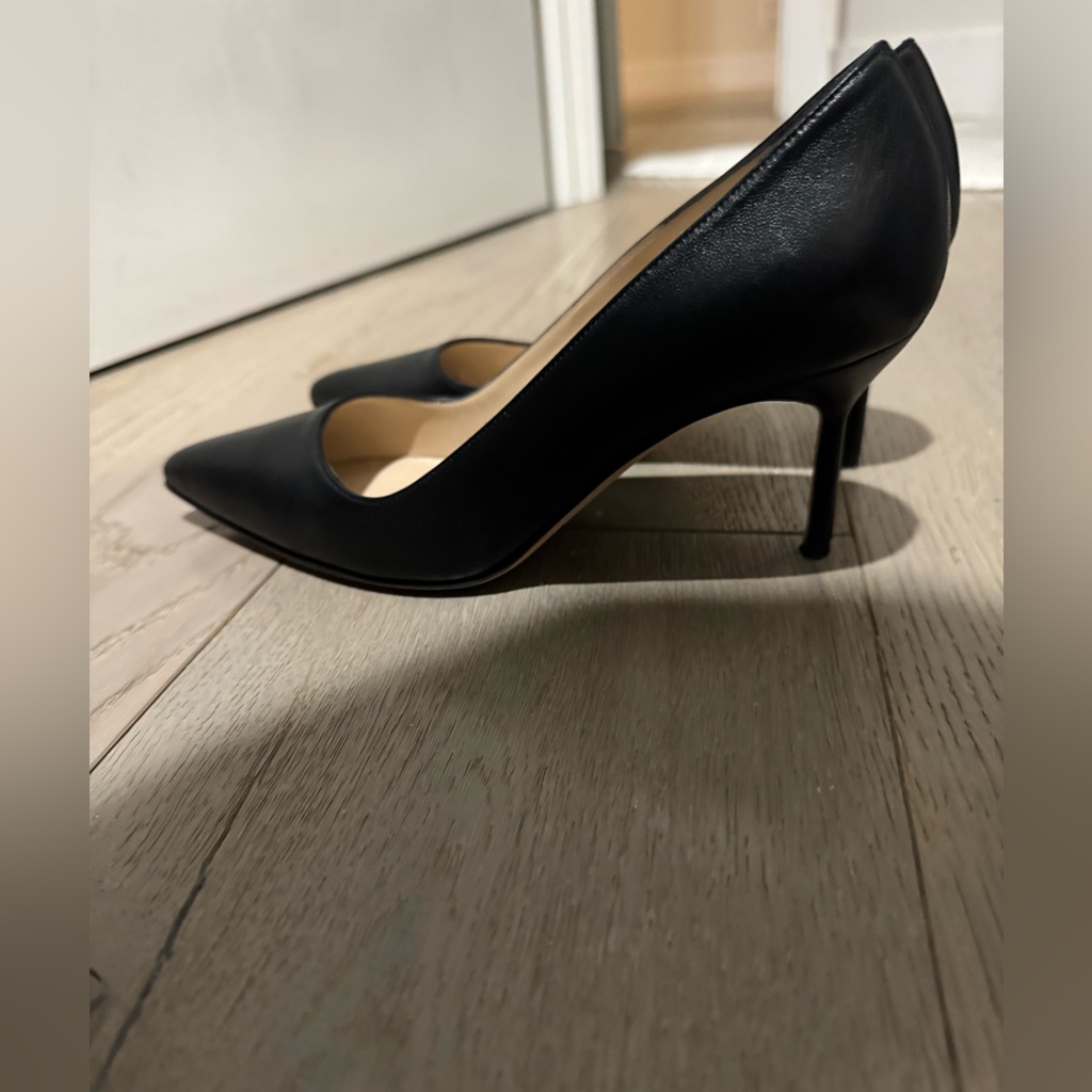 Manolo Blahnik Black Leather Pumps